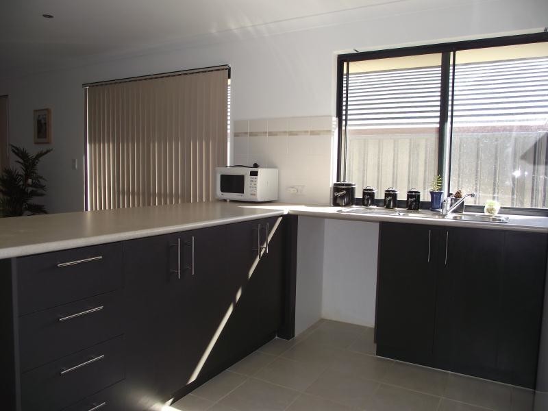 8 Boldwood Road, Banksia Grove WA 6031