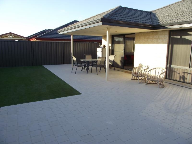 8 Boldwood Road, Banksia Grove WA 6031