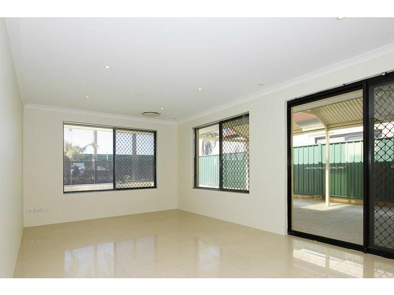 23 James Gilmour Way, Darch WA 6065