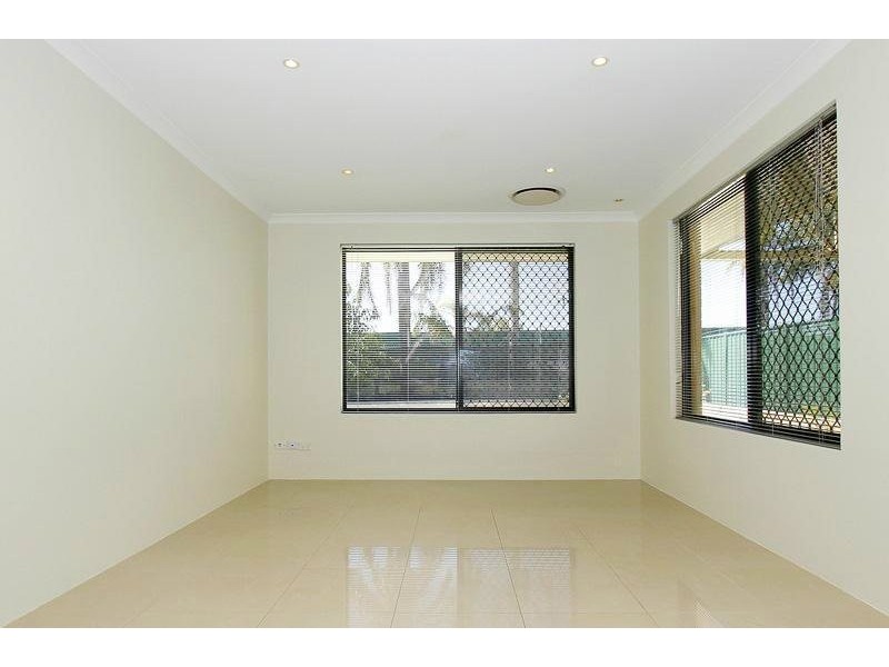 23 James Gilmour Way, Darch WA 6065