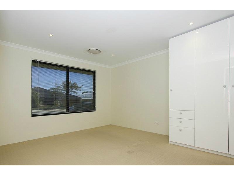 23 James Gilmour Way, Darch WA 6065