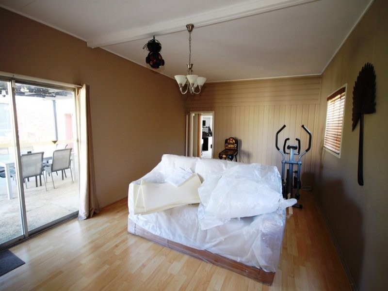 9 Baines Street, Kallangur QLD 4503