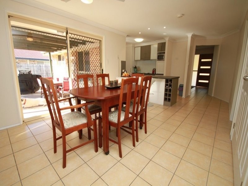 4 Roseann Street, Kallangur QLD 4503