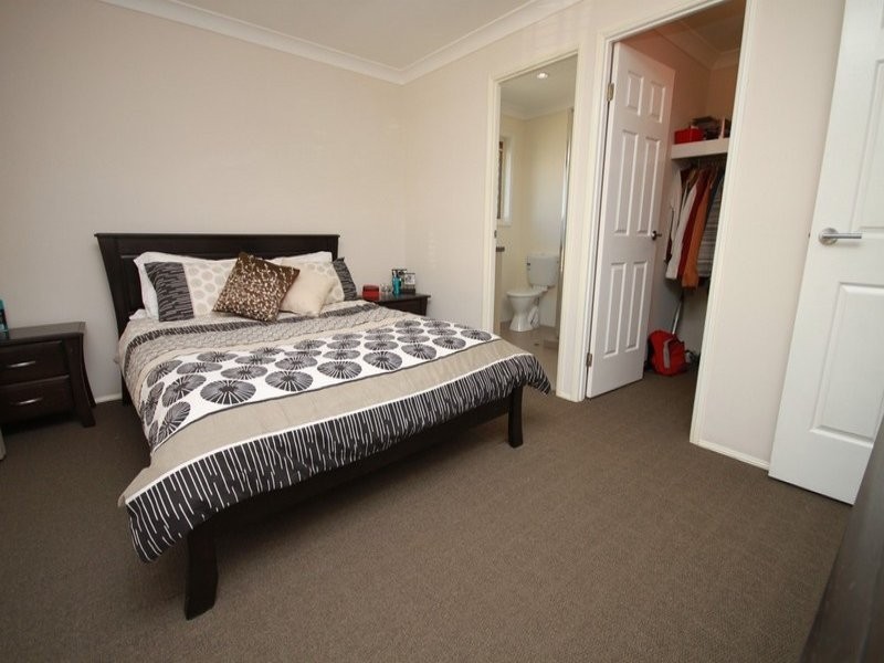 4 Roseann Street, Kallangur QLD 4503
