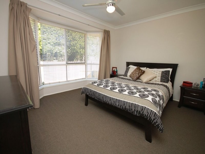 4 Roseann Street, Kallangur QLD 4503