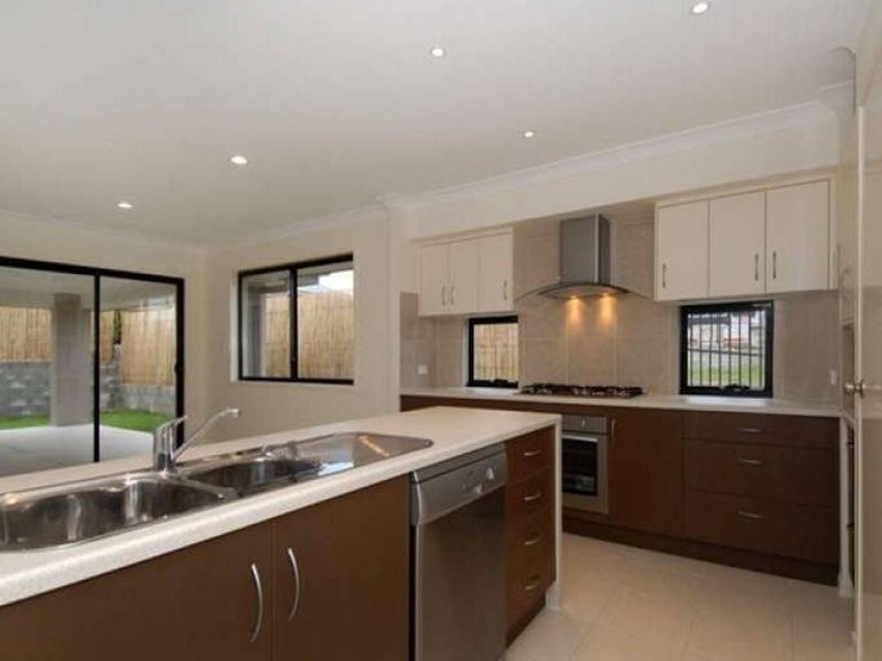 7 Waterway Crescent, Murrumba Downs QLD 4503