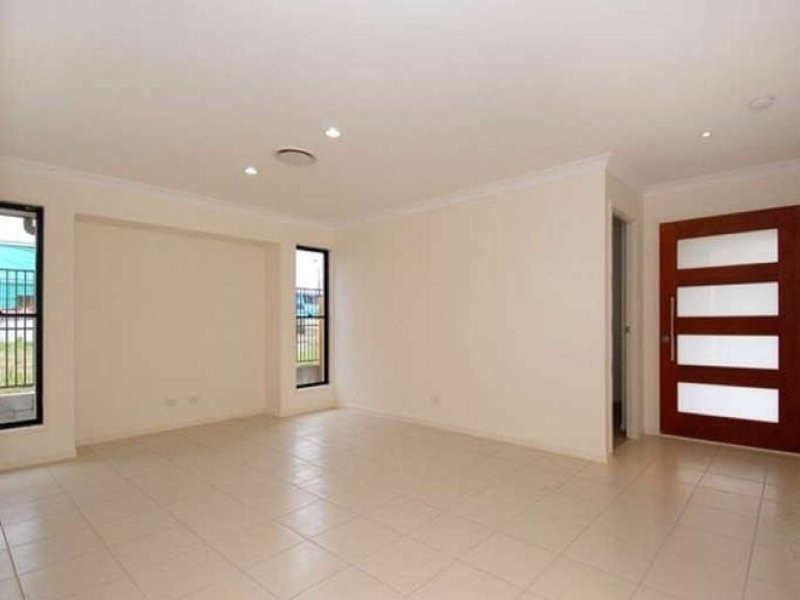 7 Waterway Crescent, Murrumba Downs QLD 4503