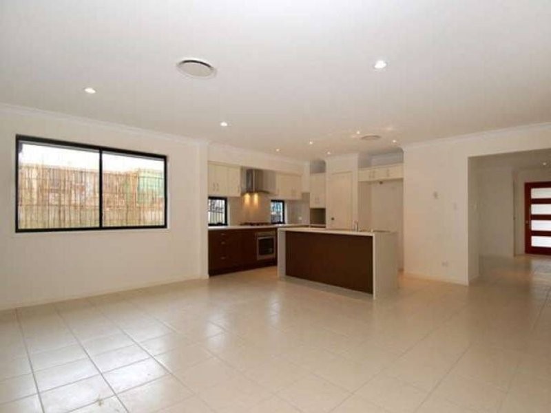 7 Waterway Crescent, Murrumba Downs QLD 4503