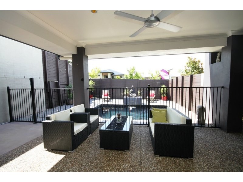 15 Lilly Crescent, Kallangur QLD 4503