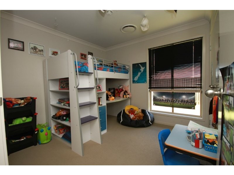 15 Lilly Crescent, Kallangur QLD 4503