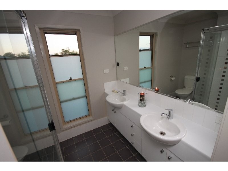 15 Lilly Crescent, Kallangur QLD 4503