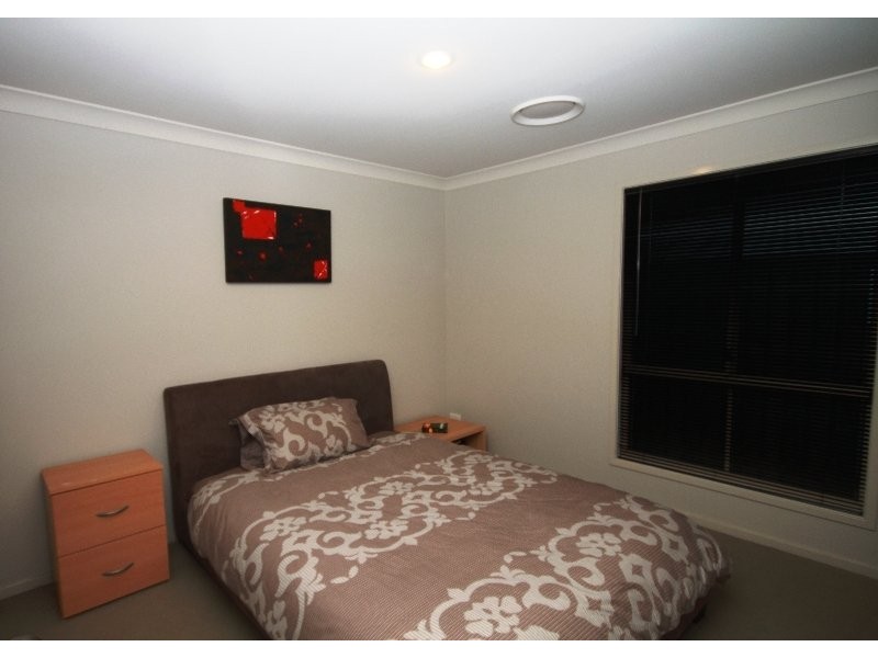 15 Lilly Crescent, Kallangur QLD 4503