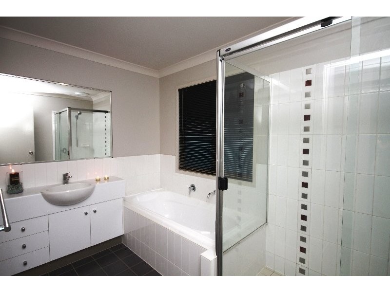 15 Lilly Crescent, Kallangur QLD 4503