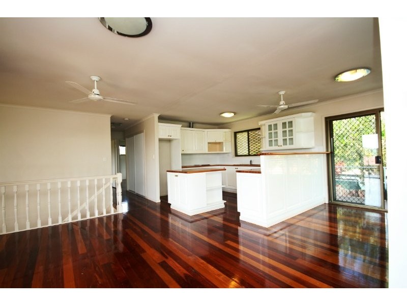 2 Valence Court, Petrie QLD 4502