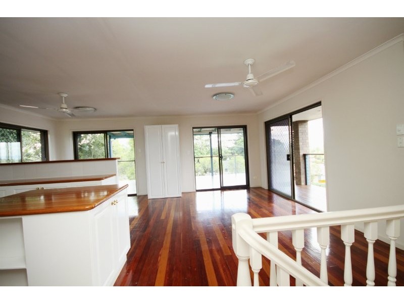 2 Valence Court, Petrie QLD 4502