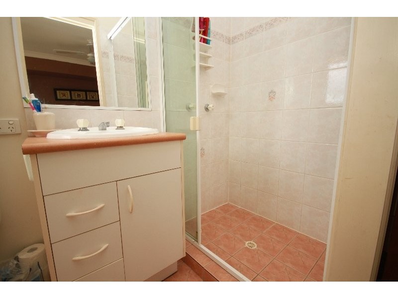 96 Sheaves Rd, Kallangur QLD 4503