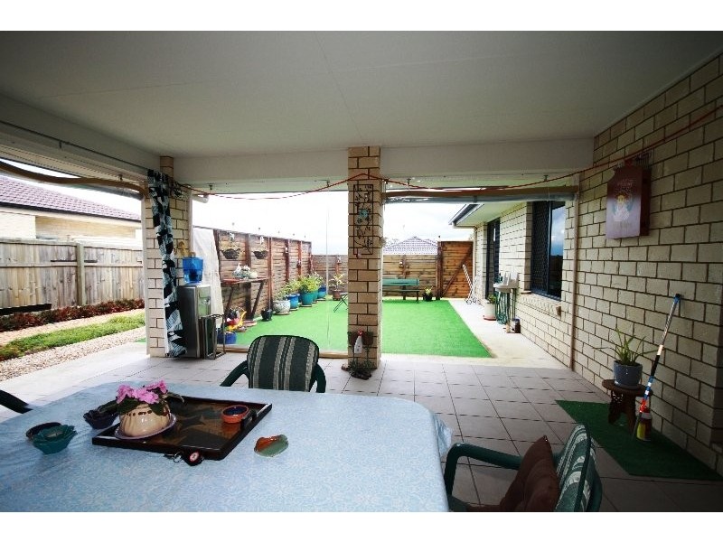 11 Rainbird cres, Kallangur QLD 4503