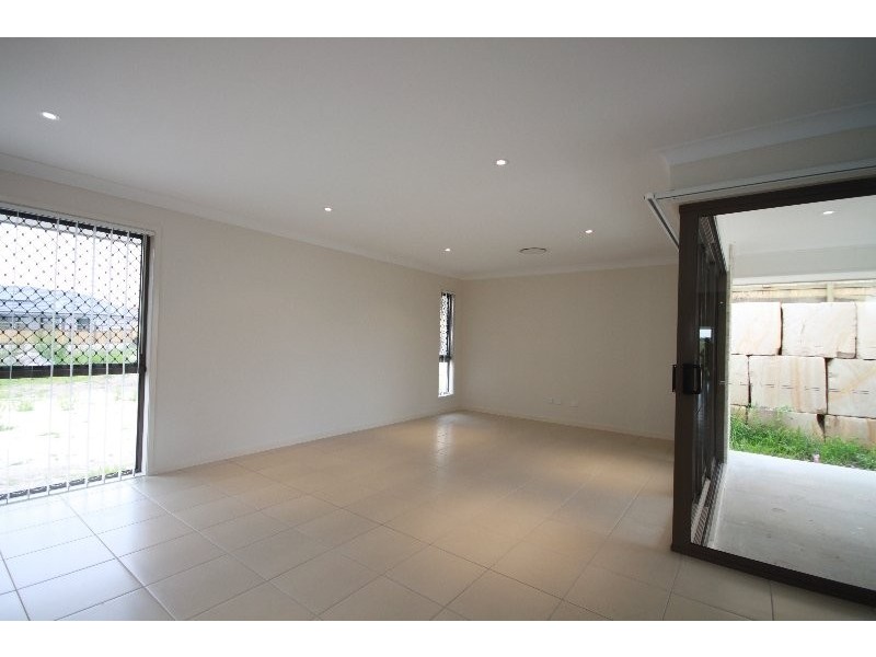 34 Caspian Parade, Warner QLD 4500