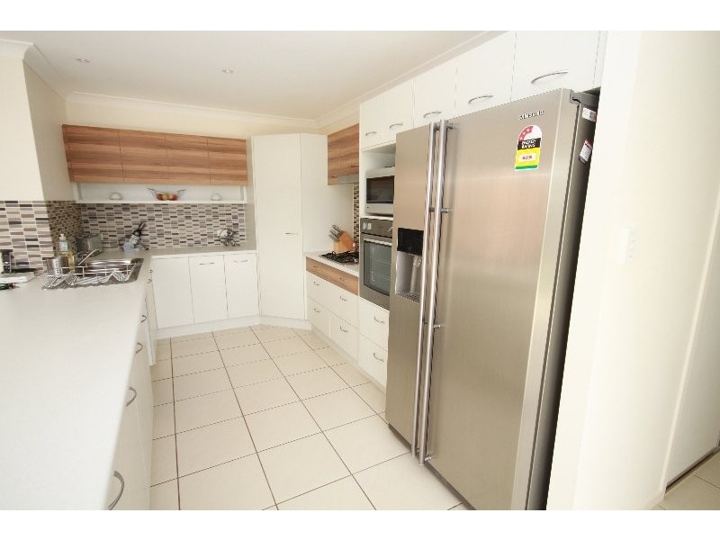 1 Jowara St, Kallangur QLD 4503