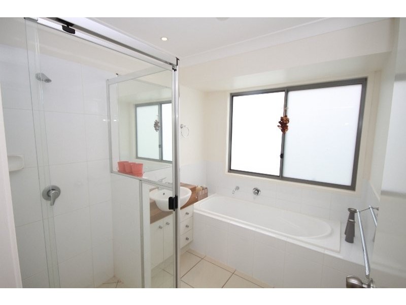 1 Jowara St, Kallangur QLD 4503