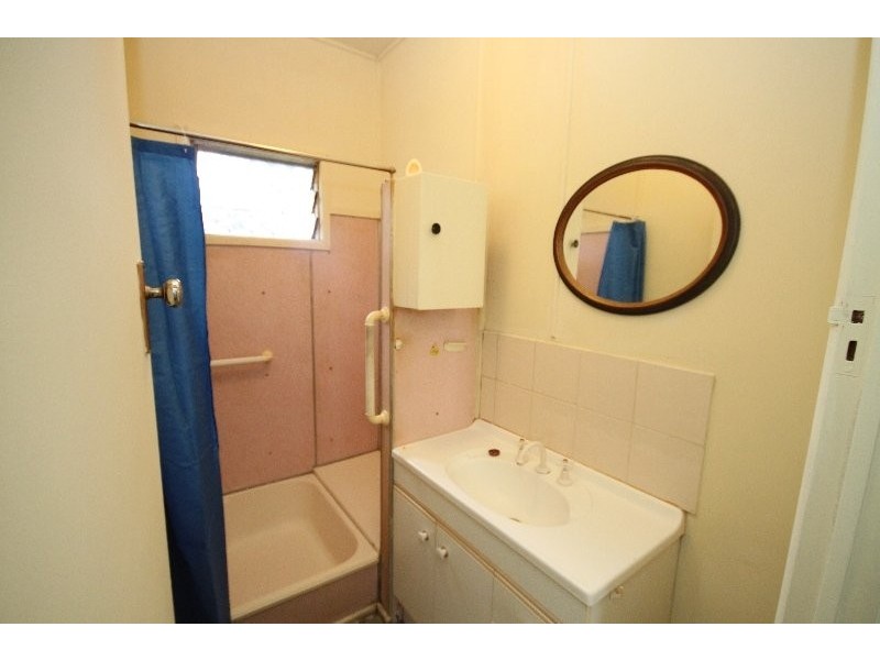 1079 Anzac Avenue, Petrie QLD 4502