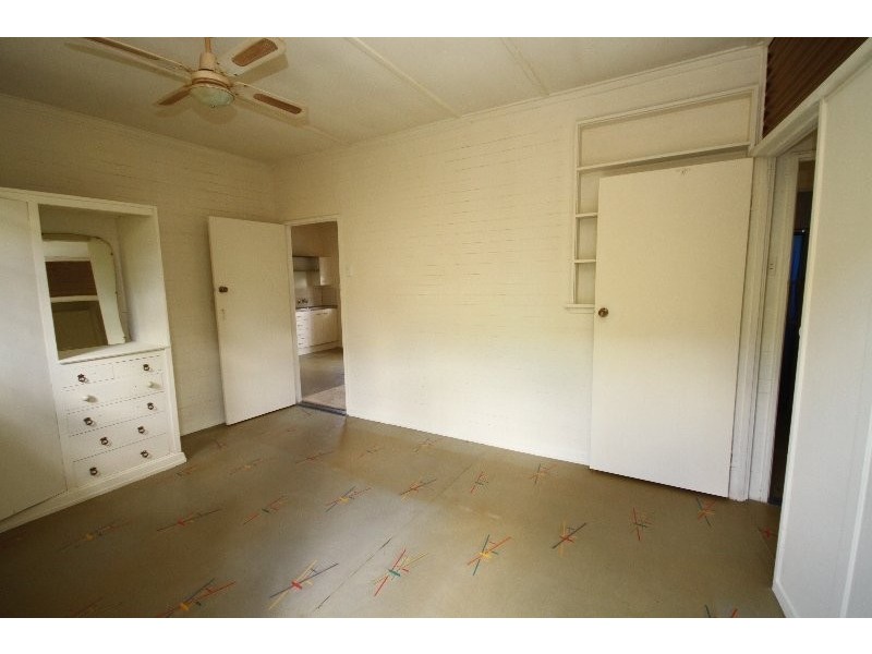 1079 Anzac Avenue, Petrie QLD 4502