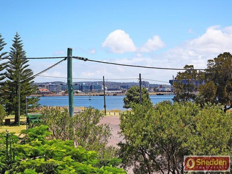 19 Fullerton Street, Stockton NSW 2295