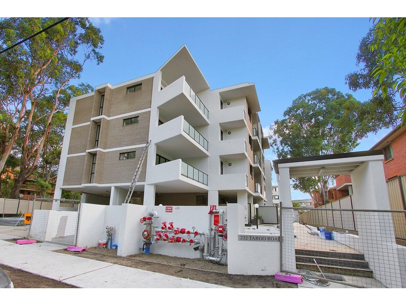 232 Targo Road, Toongabbie NSW 2146