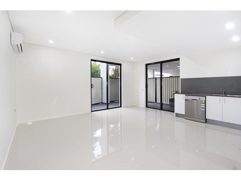 232 Targo Road, Toongabbie NSW 2146