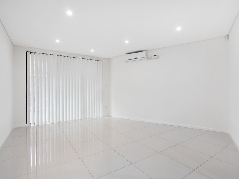 17/8-12 Linden Street, Toongabbie NSW 2146