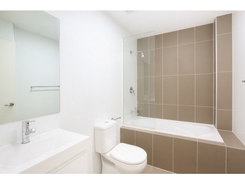 2/8-12 Linden Street, Toongabbie NSW 2146