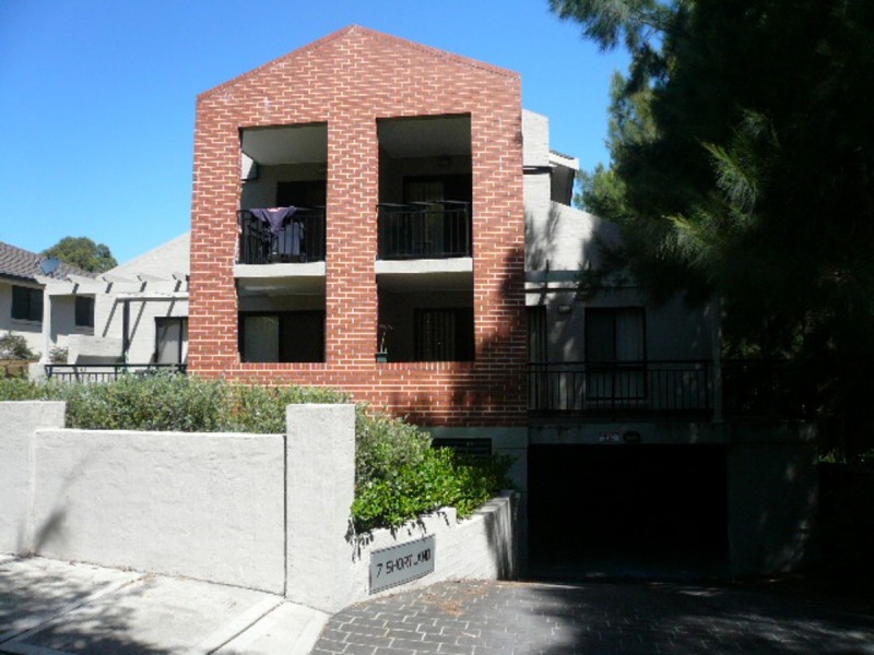 2/7 Shortland Street, Point Frederick NSW 2250