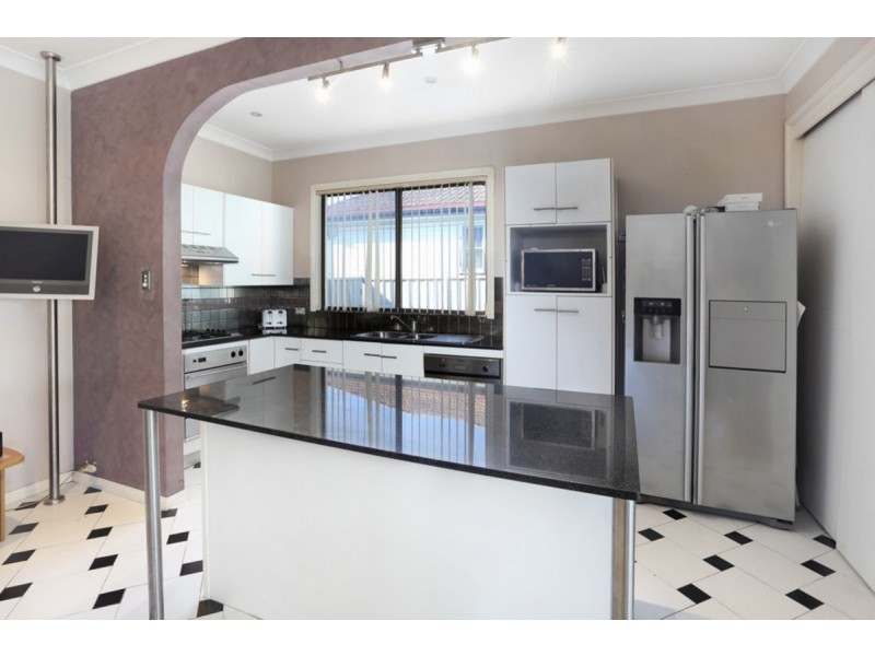 10 Second Avenue, Toongabbie NSW 2146