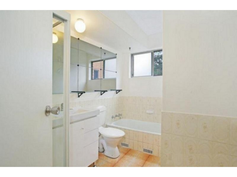 15/20 Crown Street, Merrylands NSW 2160