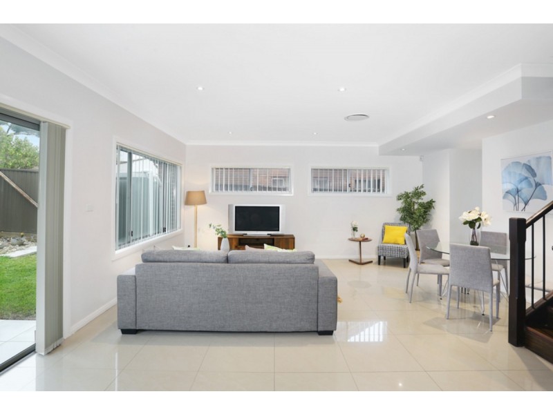 82 Toongabbie Road, Toongabbie NSW 2146