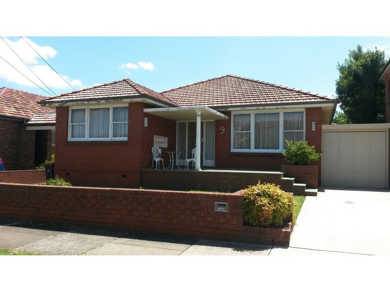 9 McMculloch Street, Russell Lea NSW 2046