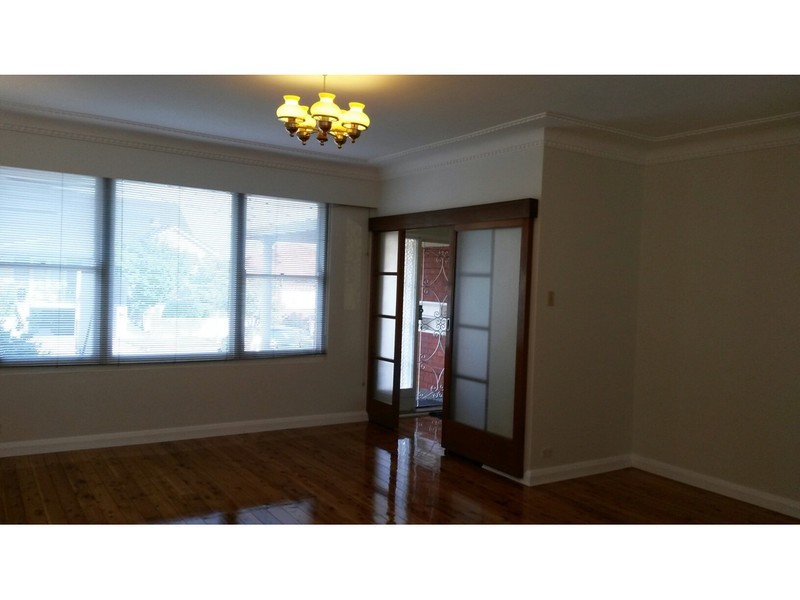 9 McMculloch Street, Russell Lea NSW 2046