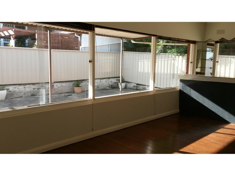 9 McMculloch Street, Russell Lea NSW 2046
