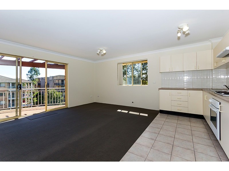25/8-10 Fourth Avenue, Blacktown NSW 2148