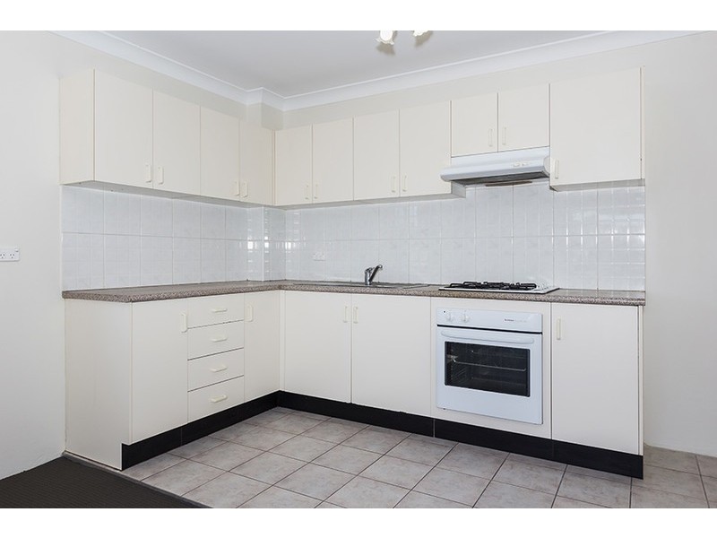 25/8-10 Fourth Avenue, Blacktown NSW 2148