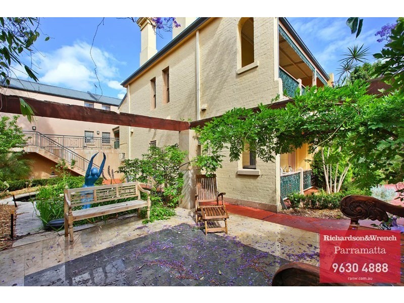 2/29-30 Parkside Lane, Westmead NSW 2145