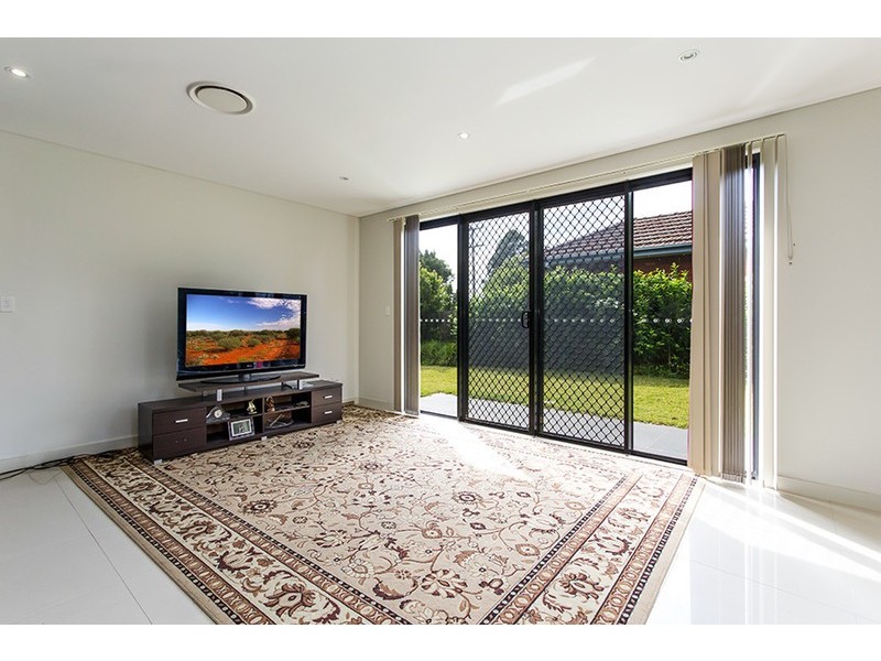 4 Mount Street, Wentworthville NSW 2145