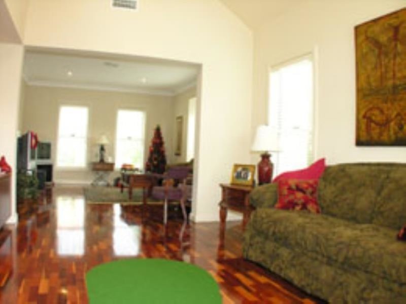 5 Queens Court, Castle Hill NSW 2154