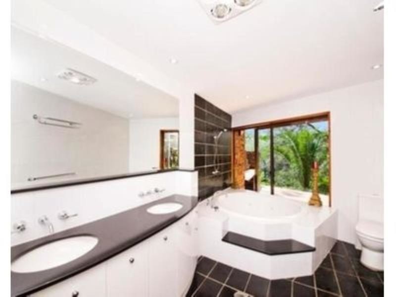 10 Winton Avenue, Northmead NSW 2152