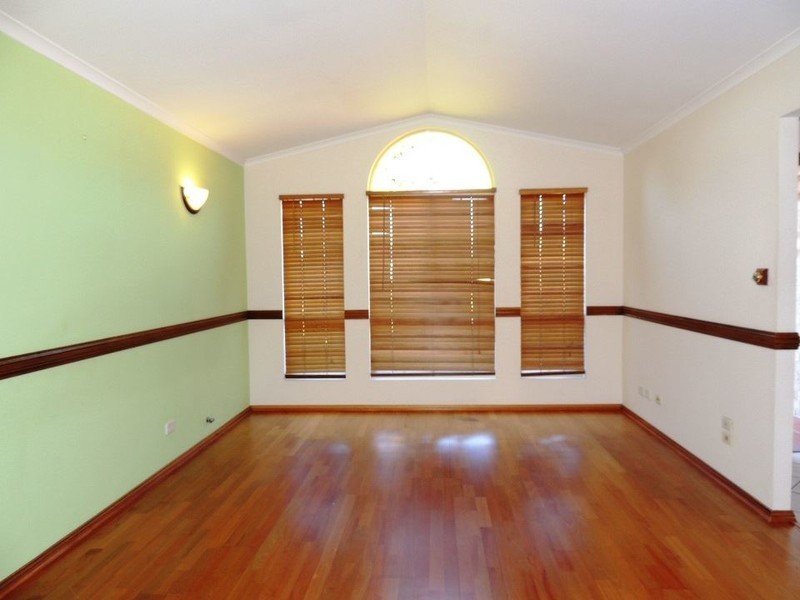 27 Ridgetop Drive, Glenmore Park NSW 2745