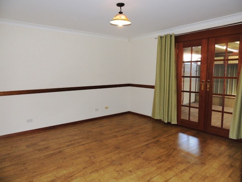 27 Ridgetop Drive, Glenmore Park NSW 2745