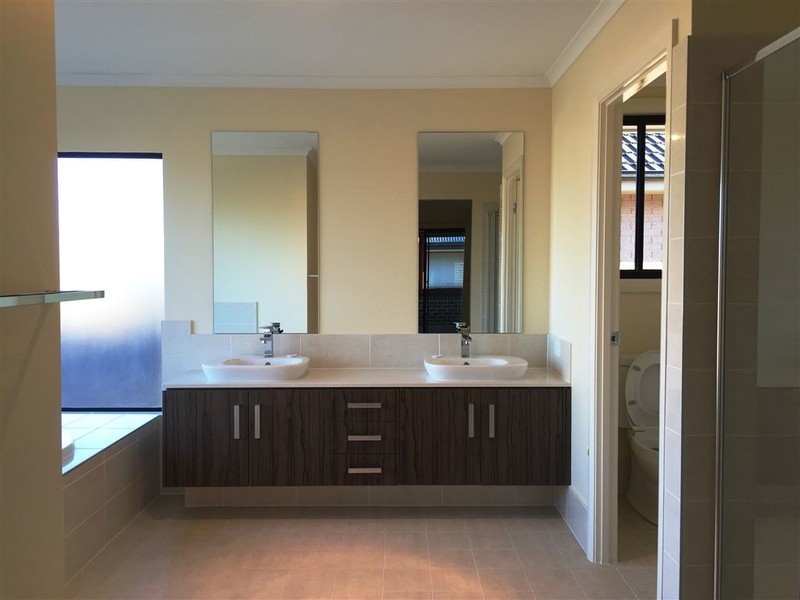 37 Stonecutters Drive, Colebee NSW 2761