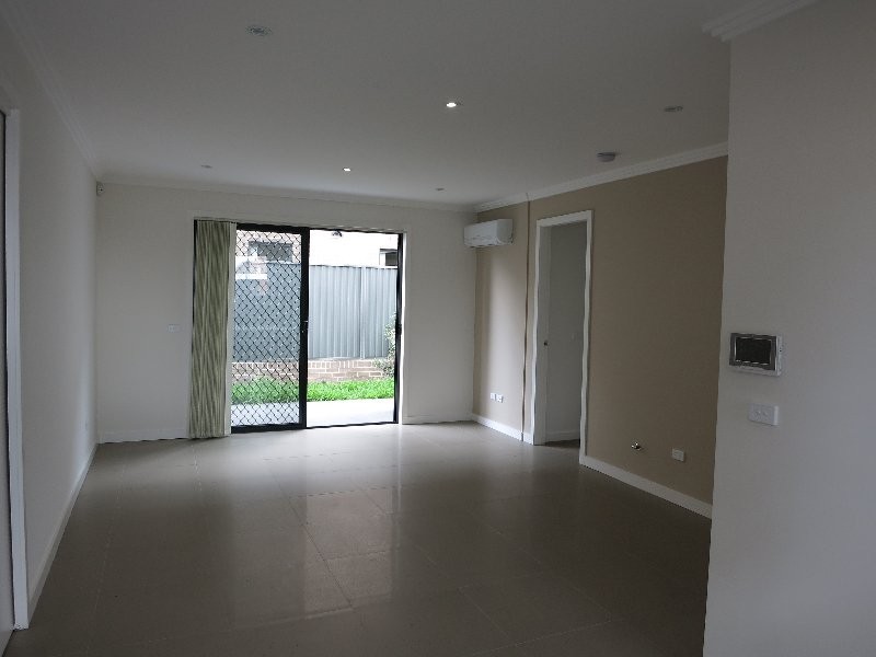 2/23 Hampden Road, South Wentworthville NSW 2145
