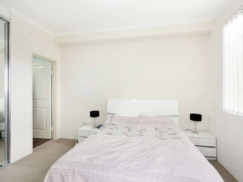 8/11-15 Dixon Street, Parramatta NSW 2150