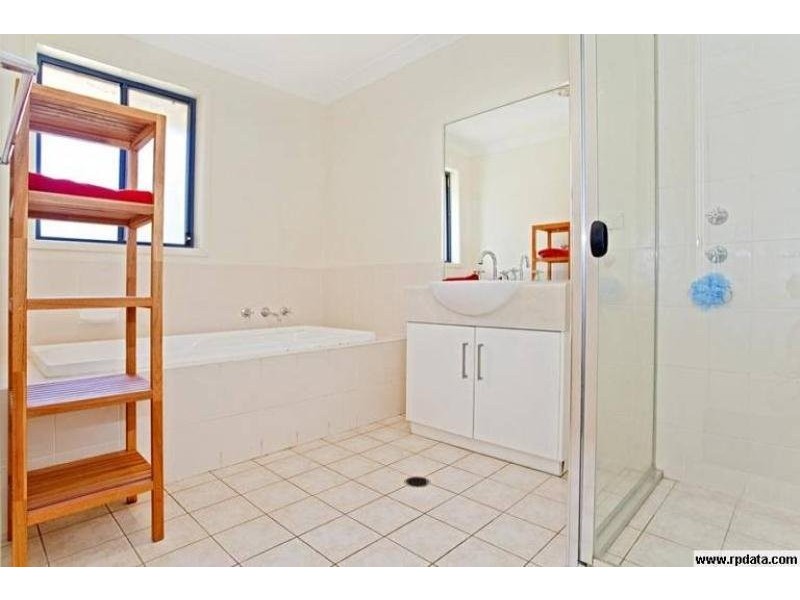 66 Coffs Harbour Avenue, Hoxton Park NSW 2171